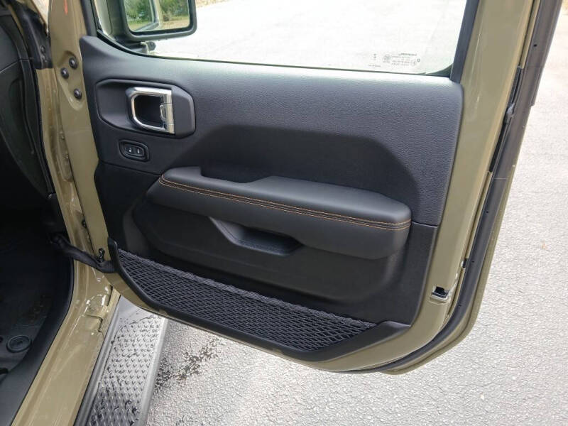 2025 Jeep Gladiator Sport