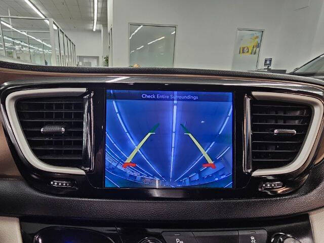 2017 Chrysler Pacifica Touring