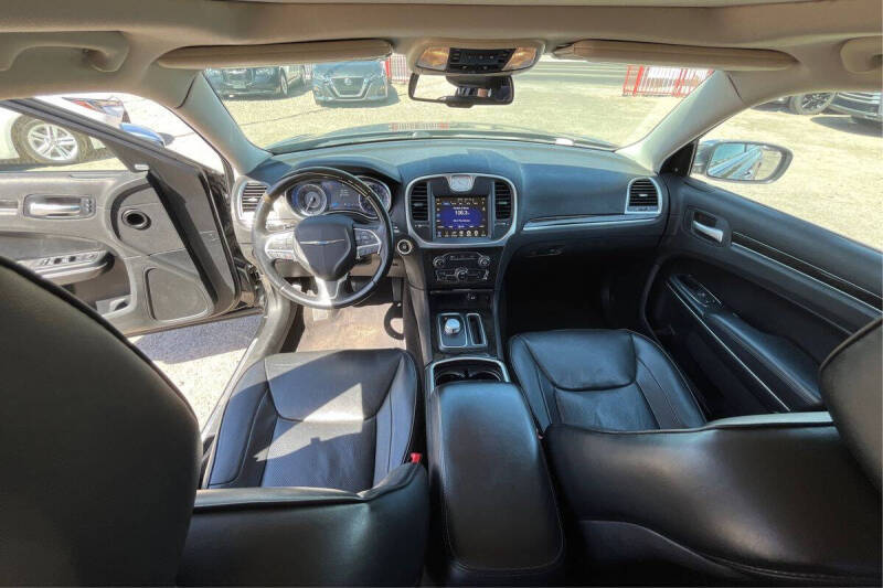 2016 Chrysler 300 C
