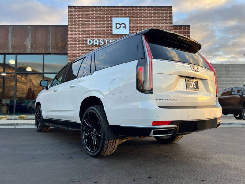 2022 Cadillac Escalade ESV Luxury