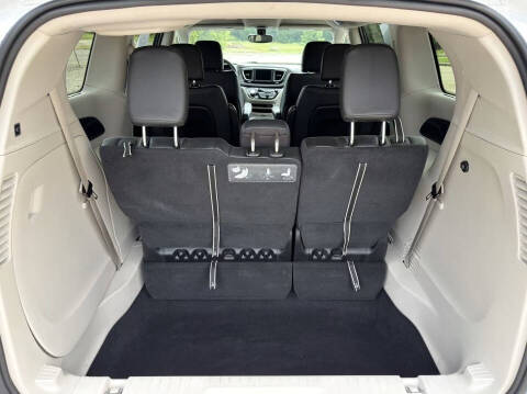 2020 Chrysler Pacifica Touring L