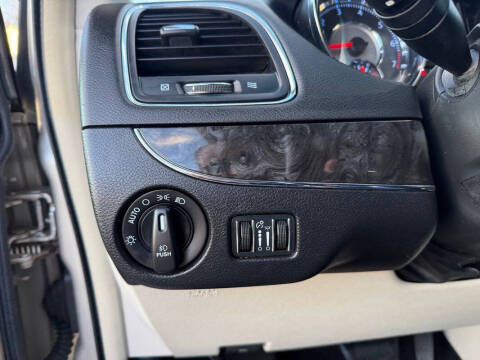 2014 Chrysler Town and Country Touring