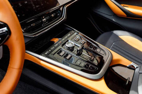 2025 Aston Martin DBX 707