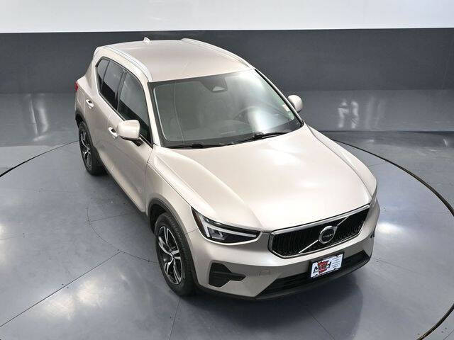 2023 Volvo XC40 B5 Core