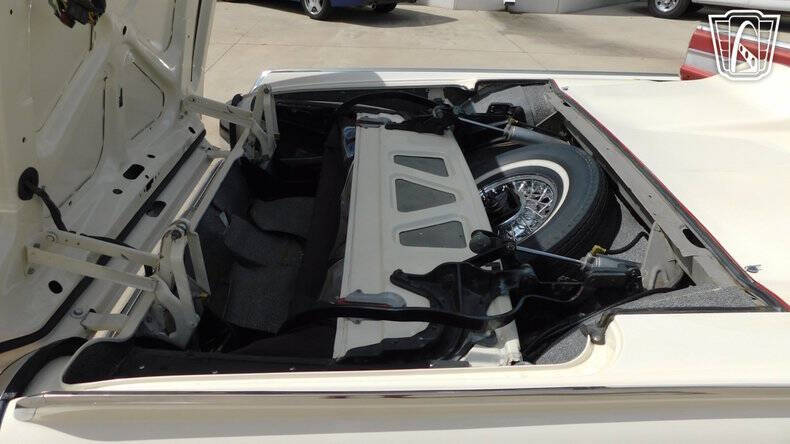 1962 Ford Thunderbird