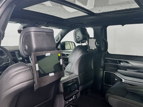 2025 Jeep Wagoneer L Series III