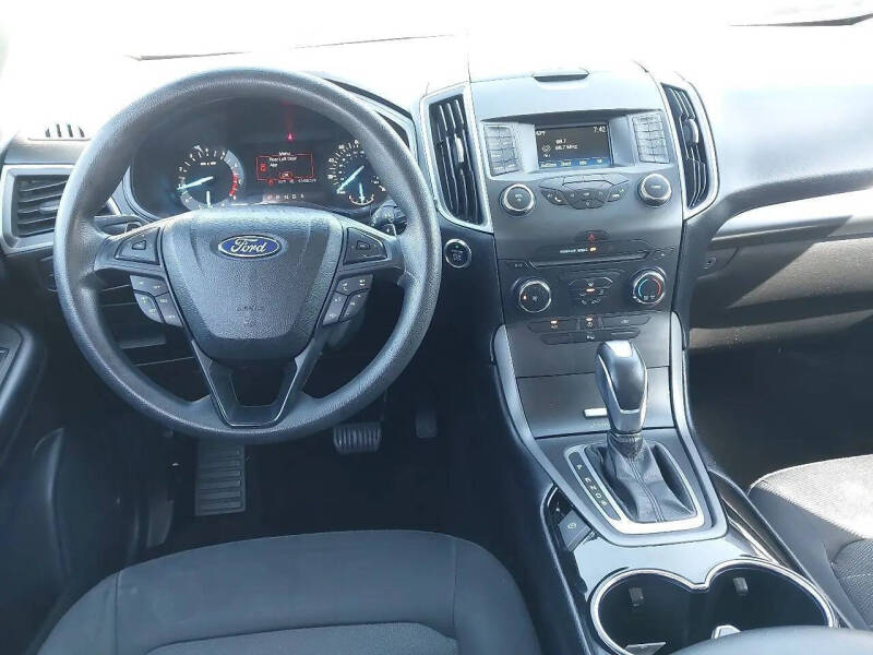 2017 Ford Edge SE