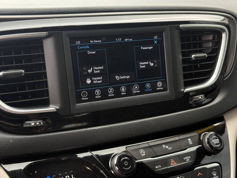 2020 Chrysler Pacifica Touring L