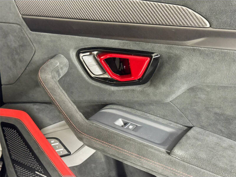 2023 Lamborghini Urus Performante