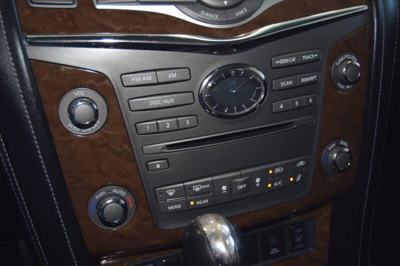 2017 Infiniti QX80 Signature Edition