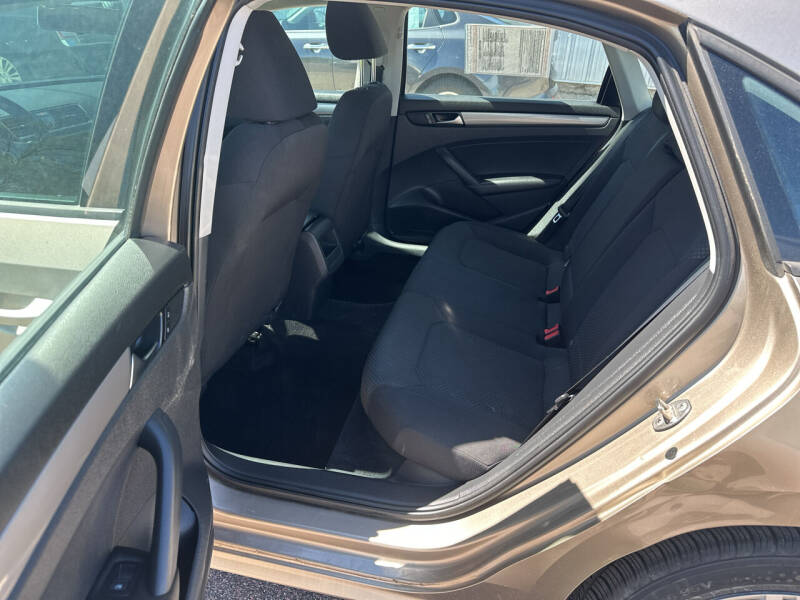 2015 Volkswagen Passat 1.8T S