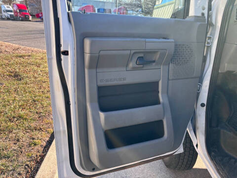 2012 Ford E-Series E-350 SD XLT