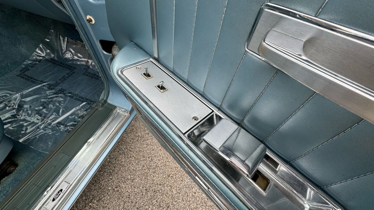 1964 Lincoln Continental 72