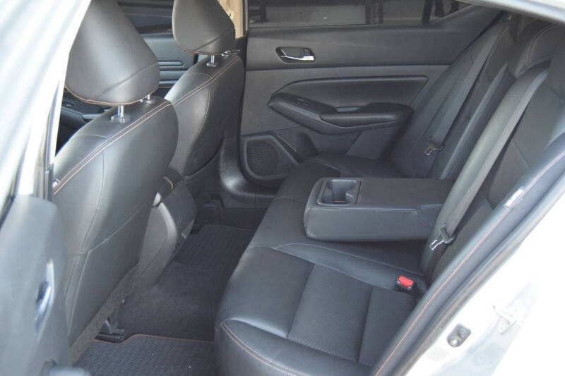 2022 Nissan Altima 2.5 SR