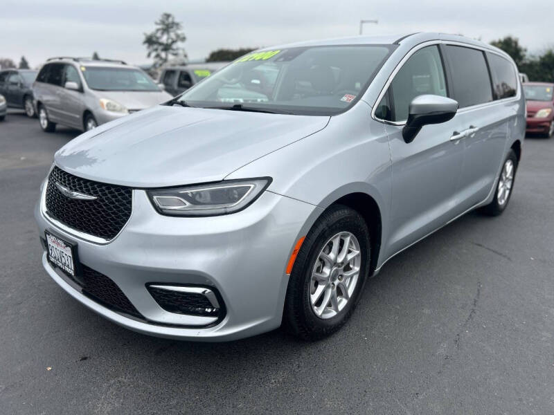 2023 Chrysler Pacifica Touring L