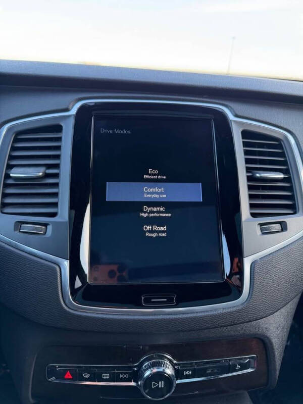 2019 Volvo XC90 T6 Momentum