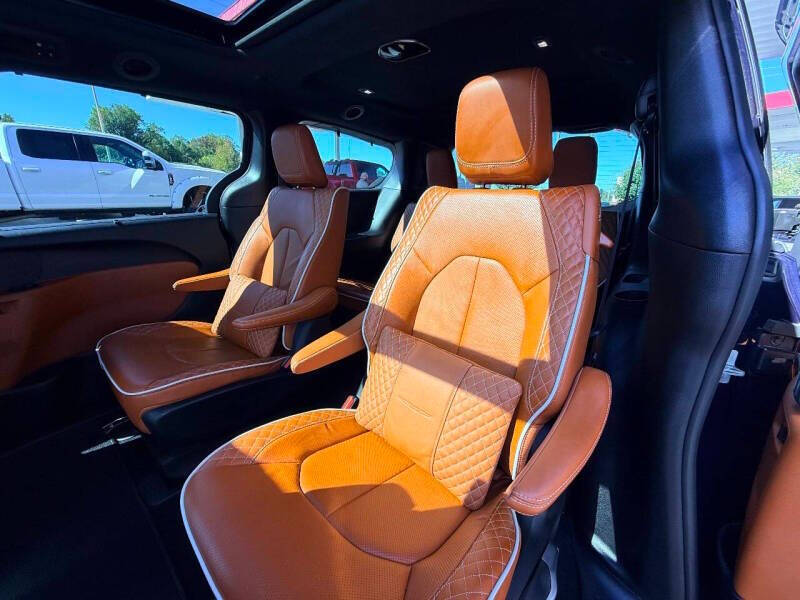 2025 Chrysler Pacifica Plug-In Hybrid Pinnacle