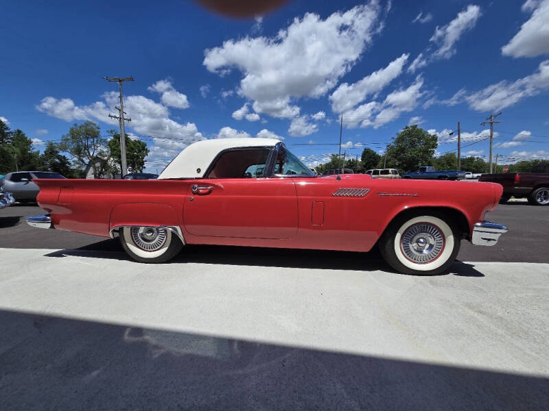 1957 Ford Thunderbird