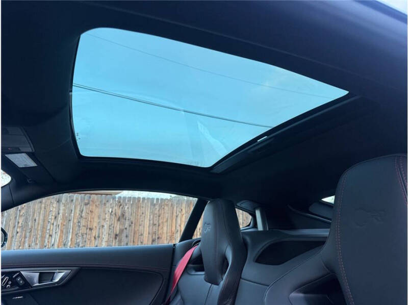 2017 Jaguar F-TYPE R