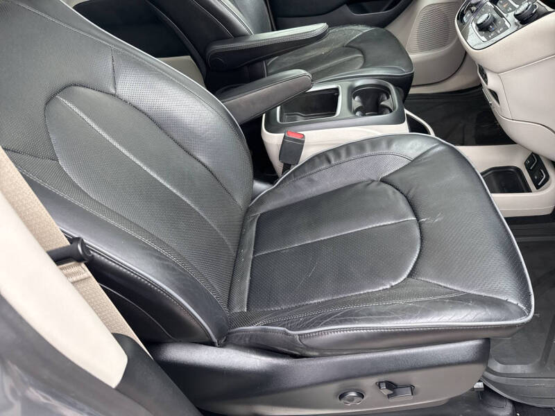 2019 Chrysler Pacifica Limited 35th Anniversary