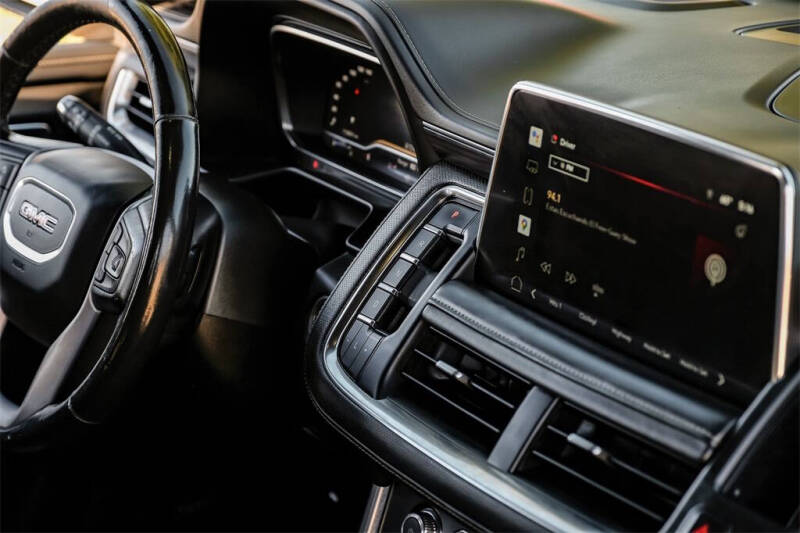 2022 GMC Yukon XL SLT