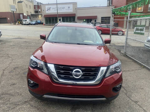 2017 Nissan Pathfinder SL