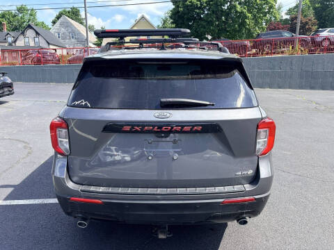 2022 Ford Explorer ST-Line