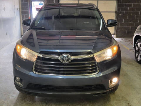 2016 Toyota Highlander for sale at RW Motors in Merriam KS