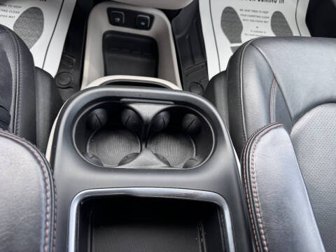 2017 Chrysler Pacifica Touring-L Plus
