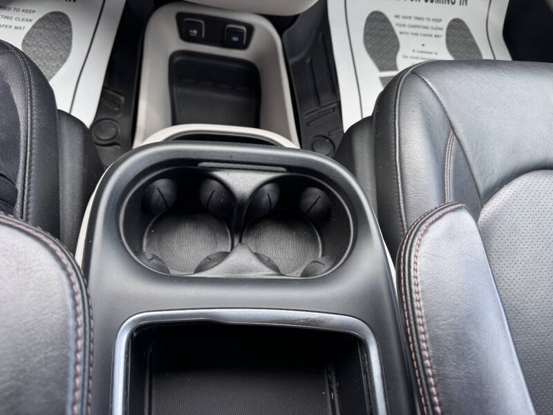 2017 Chrysler Pacifica Touring-L Plus