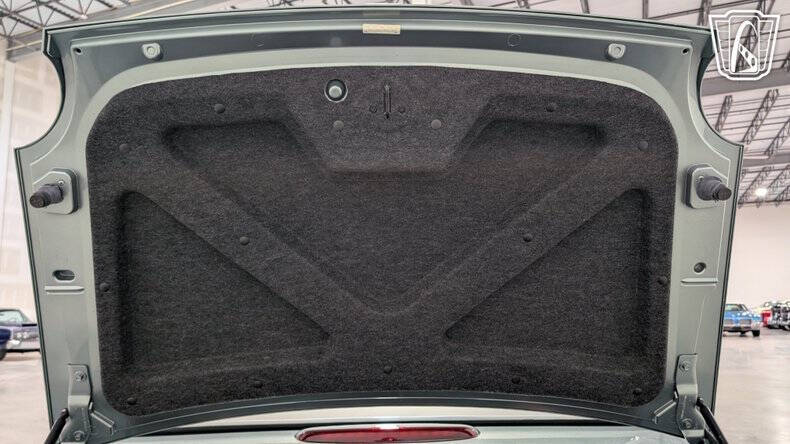 2004 Ford Thunderbird