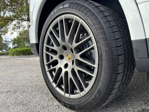 2017 Porsche Cayenne Platinum Edition