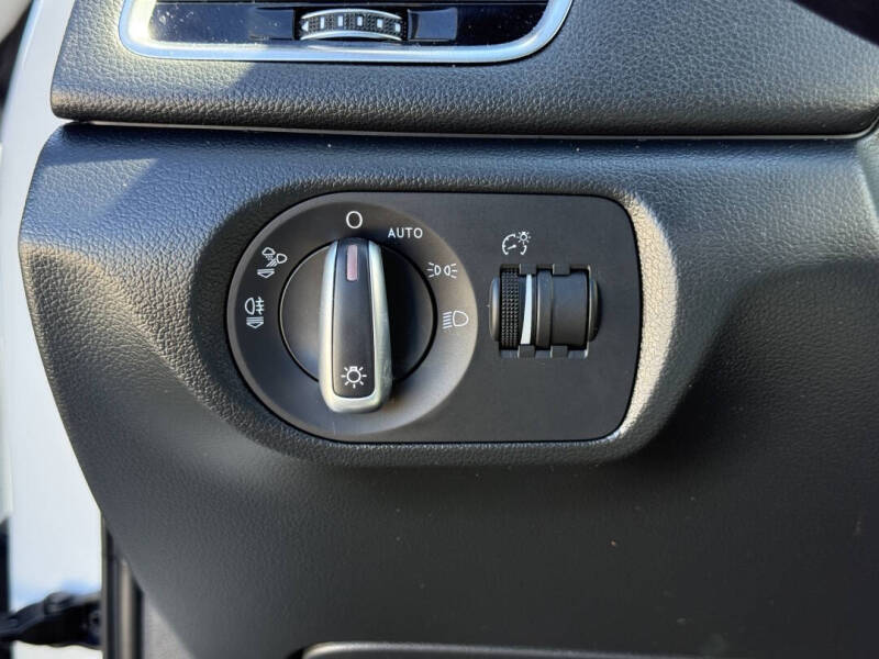 2017 Audi Q3 2.0T Premium Plus