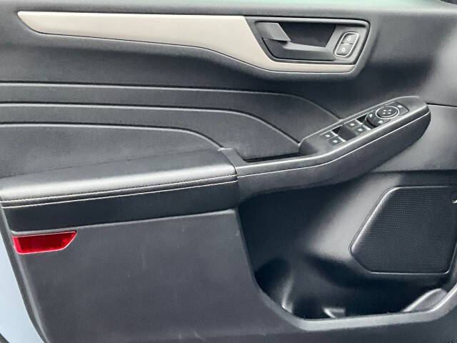 2022 Ford Escape Plug-In Hybrid SE