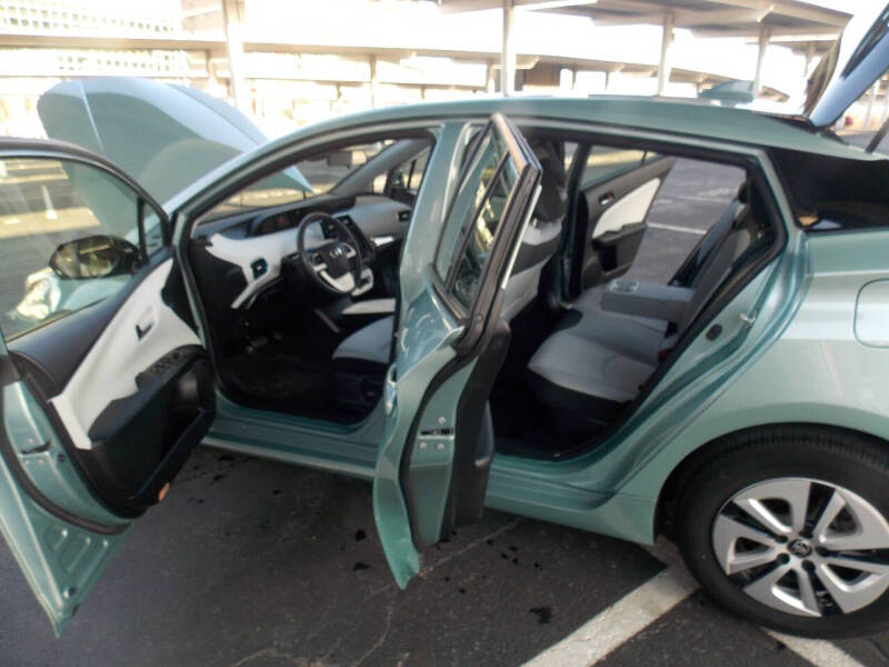 2017 Toyota Prius Three