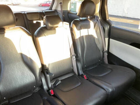 2023 Kia Carnival SX