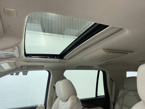 2019 Cadillac Escalade Luxury