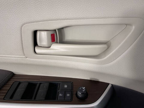 2023 Toyota Sienna LE 8-Passenger