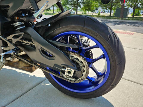 2024 Yamaha YZF-R1