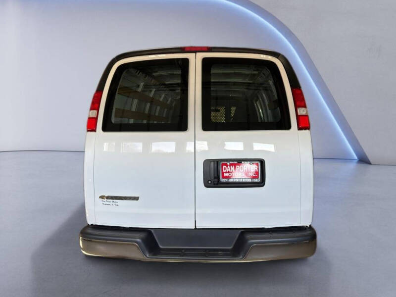 2024 Chevrolet Express 2500