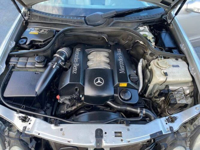 2000 Mercedes-Benz CLK320