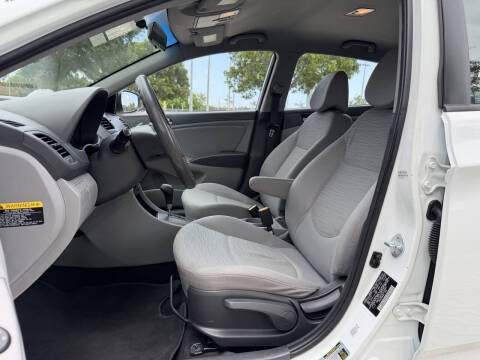 2015 Hyundai Accent GS