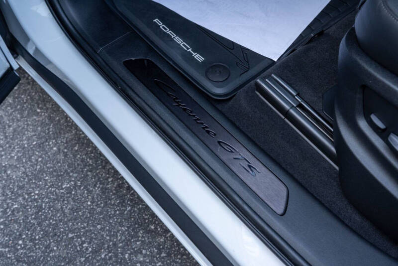 2025 Porsche Cayenne GTS Coupe