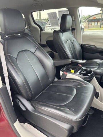 2017 Chrysler Pacifica Touring-L