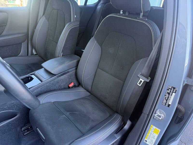 2022 Volvo C40 Recharge Pure Electric P8