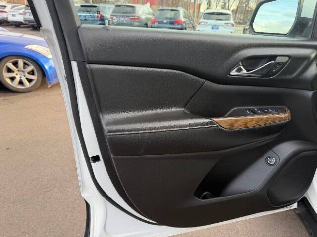 2017 GMC Acadia SLE-2