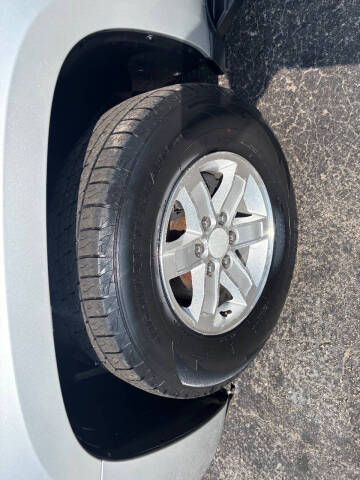 2011 GMC Yukon XL SLE
