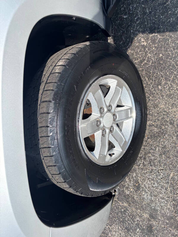 2011 GMC Yukon XL SLE