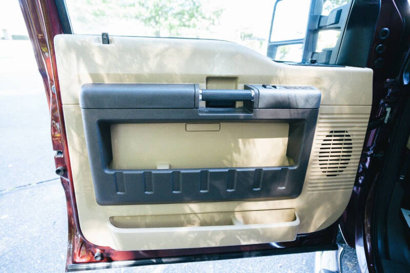 2011 Ford F-350 Super Duty Lariat