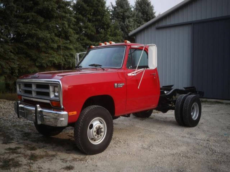 1989 Dodge W series's photo